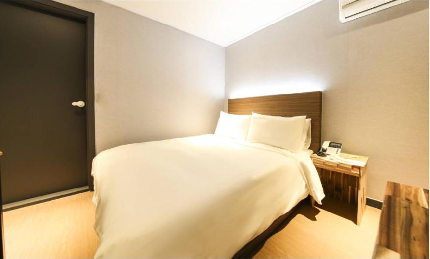 M Lluwa Motel Сеул Екстериор снимка